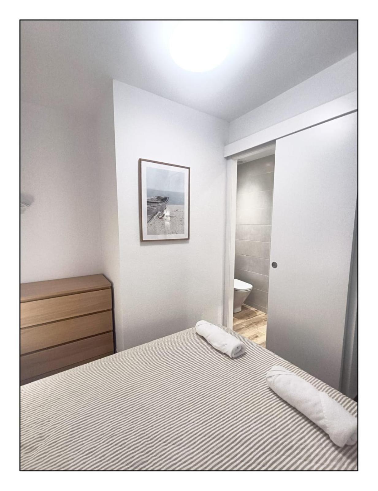 Apartamento - Wifi Free - Piscina - 50 M Playa 살루 외부 사진