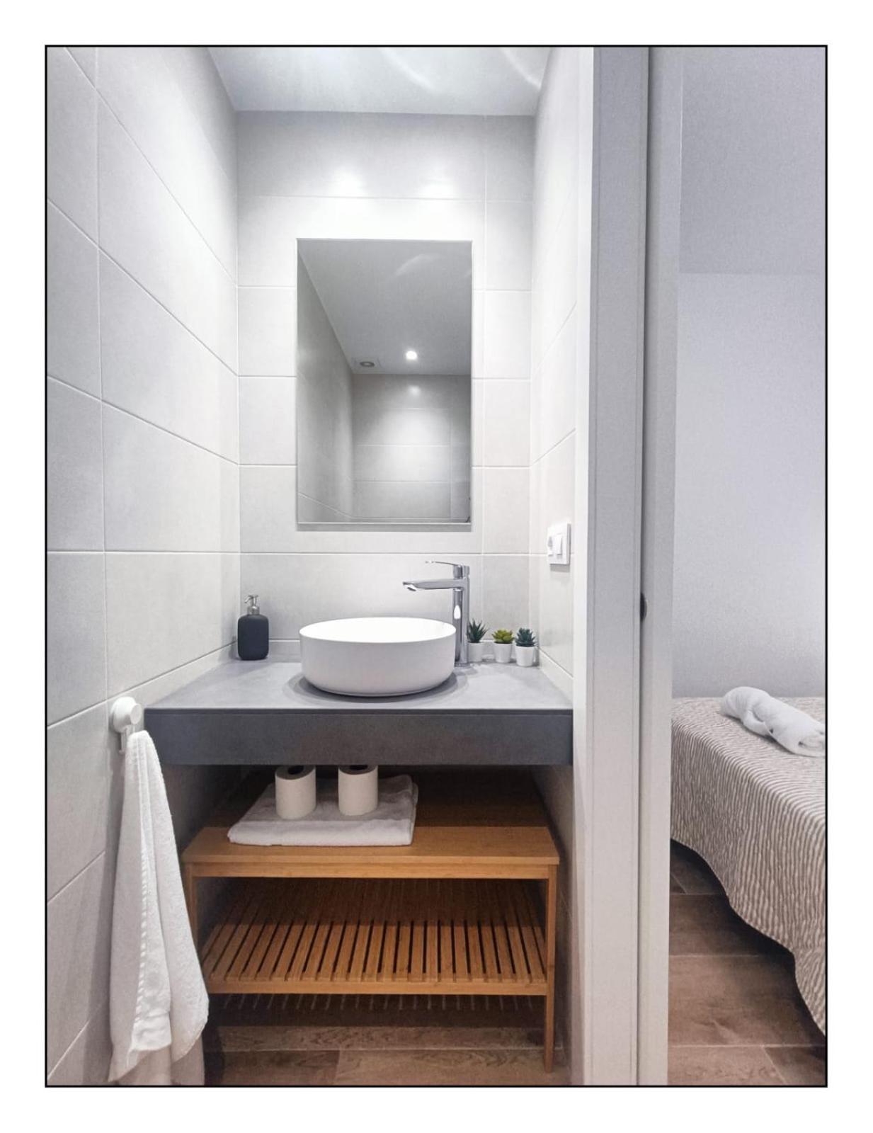 Apartamento - Wifi Free - Piscina - 50 M Playa 살루 외부 사진