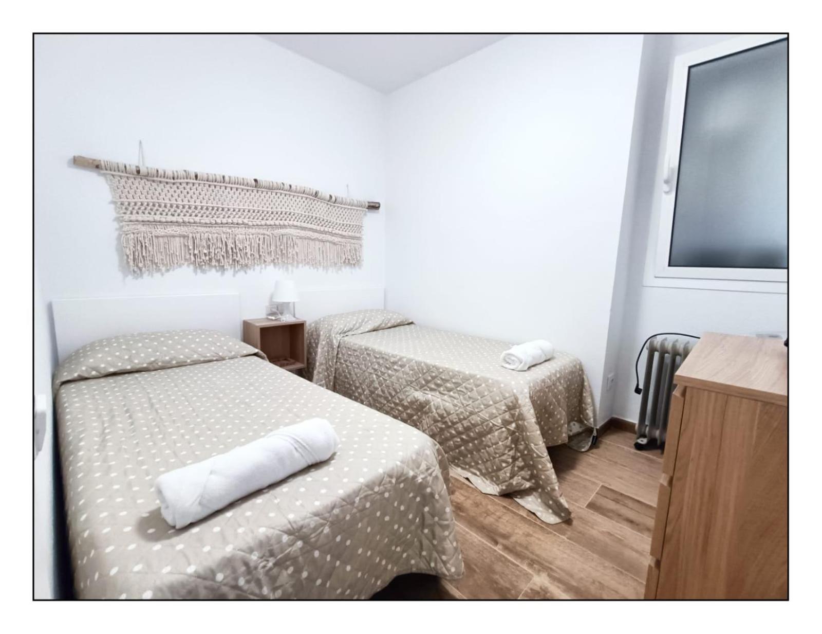Apartamento - Wifi Free - Piscina - 50 M Playa 살루 외부 사진