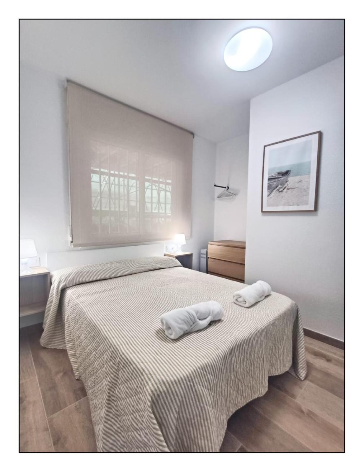 Apartamento - Wifi Free - Piscina - 50 M Playa 살루 외부 사진