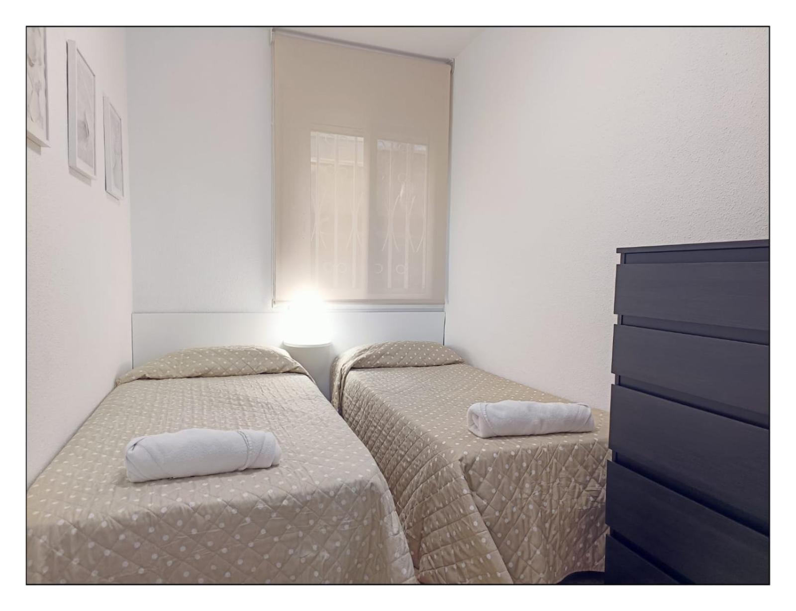 Apartamento - Wifi Free - Piscina - 50 M Playa 살루 외부 사진