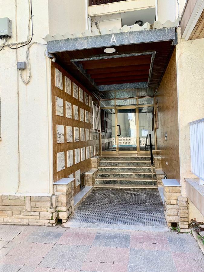 Apartamento - Wifi Free - Piscina - 50 M Playa 살루 외부 사진